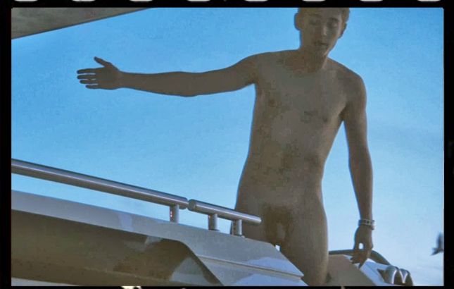 FME_Julian Morris naked going frontal_15.jpg