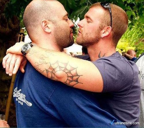 Gay_Love_004.jpg