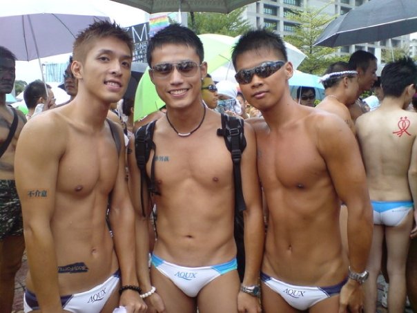 taiwan 2009 gay pride3.jpg
