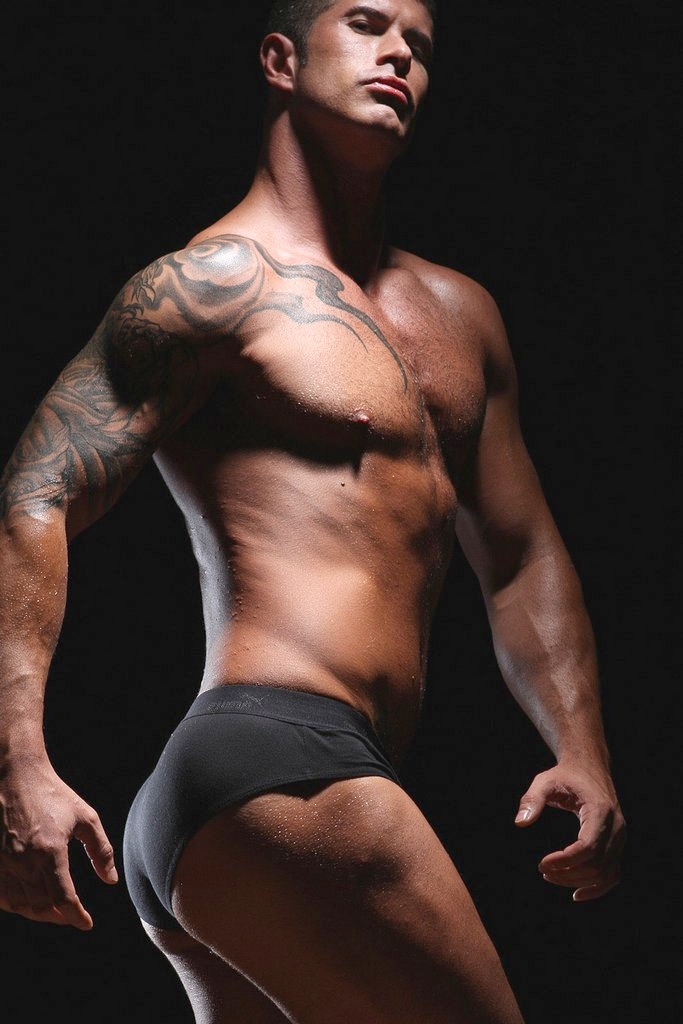 muscle-hunk-gay-porn-star-adam-killian-28.jpg
