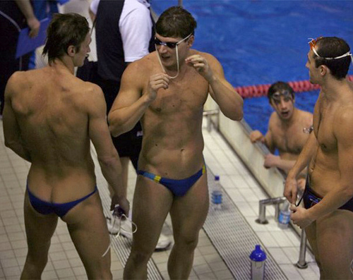 right to show crack in a speedo.jpg