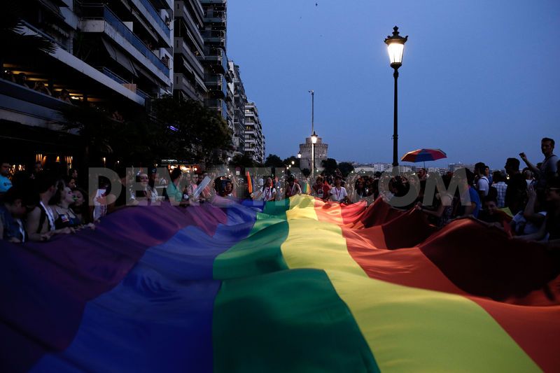 1371359681-second-gay-pride-parade-held-in-thessaloniki-greece_2158311.jpg
