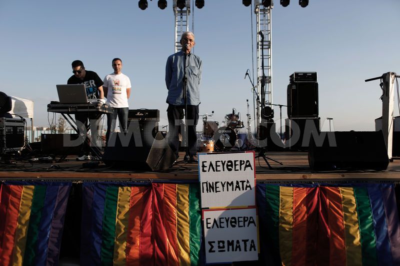 1371359699-second-gay-pride-parade-held-in-thessaloniki-greece_2158267.jpg