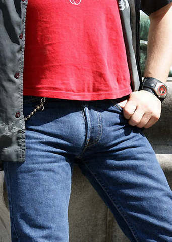 1_jeans_nice_bulge_red_T-Shirt.jpg