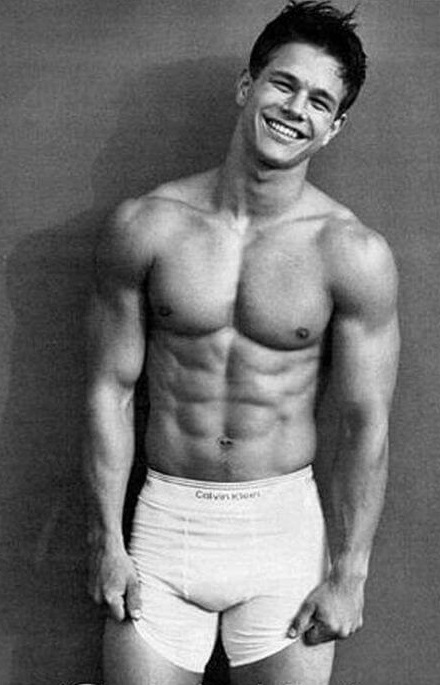 mark-wahlberg-height-and-weight.jpg